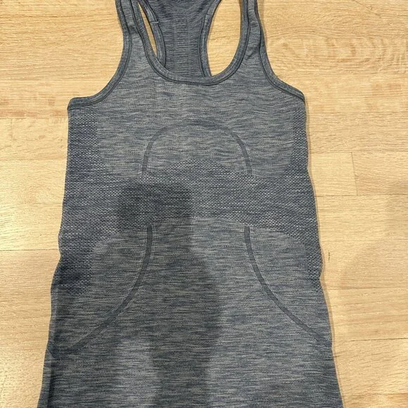 Lululemon Tank Top; size Small, but no tag Blue "denim" color - Picture 15 of 15